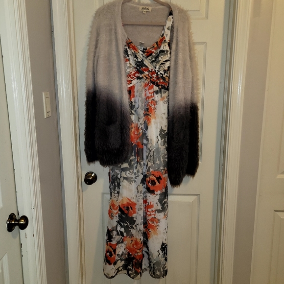 Maxi Dress - Picture 2 of 3